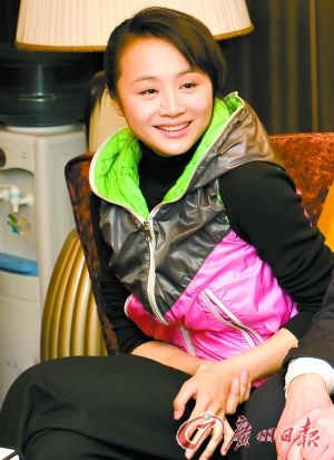 曹颖带未满周岁儿子复工
