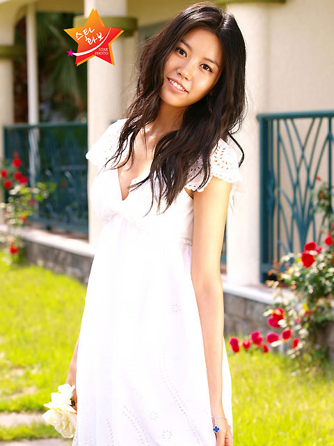 图文:韩国女歌手jj拍性感写真--纯净<em>女孩</em>