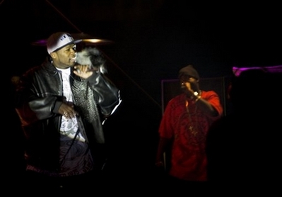 50 Cent在科索沃举办演唱会 现场座无虚席(图)