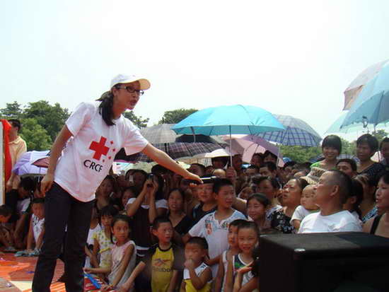 四川重建河清小学 孙悦再捐十万建音乐教室【图】