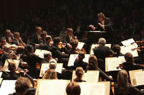 杨颂斯率皇家乐团开启大剧院荷兰音乐周大幕