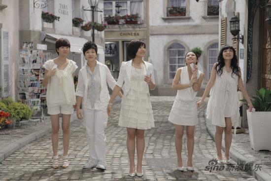 江映蓉一改热辣形象代言广告变身清纯女生(图)