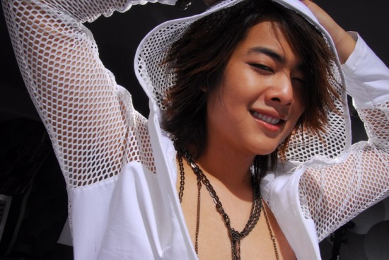 极泷单曲《中国字画》登中歌榜冠军(图)