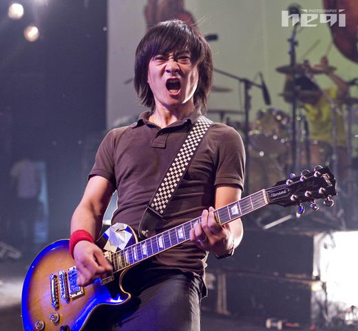 反光镜2010全新专辑 星光现场《释你》首唱(图