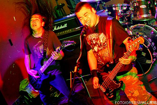 窒息乐队新专辑巡演成都站激情似火(图)_影音娱乐_新浪网