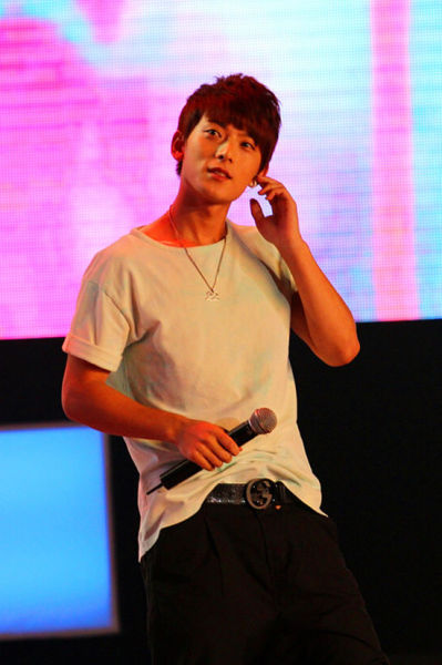 陈翔助阵《河东狮吼2》首映明星演唱会_影音