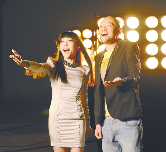 《阳光传奇》拍摄MV 李莫愁组合工作敬业