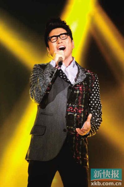 ����ί������