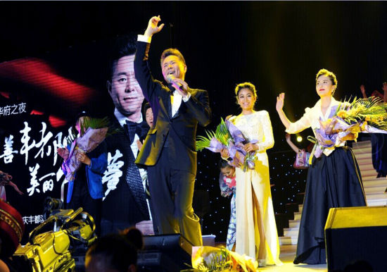 流行乐遇民歌 阿鲁阿卓助阵王宏伟演唱会