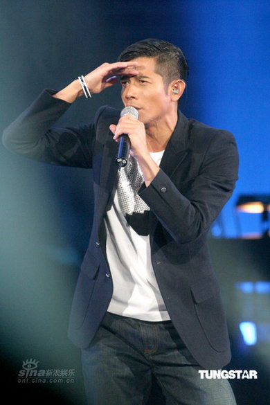 周杰伦最后一场演唱会 与舞王重现经典【图】