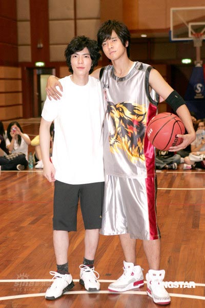 图文:罗志祥萧敬腾篮球大PK--我们是好兄弟