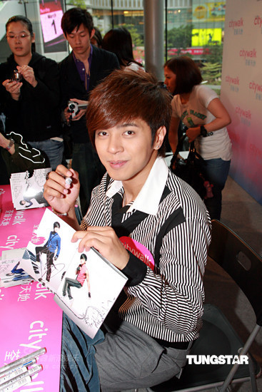 ͼ�ģ���־�����ǩ����-չʾ�Լ���Ф��