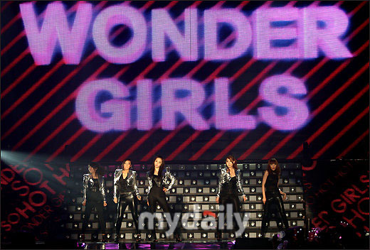 ͼģWonderGirlsݳ-̨˸Ŀ