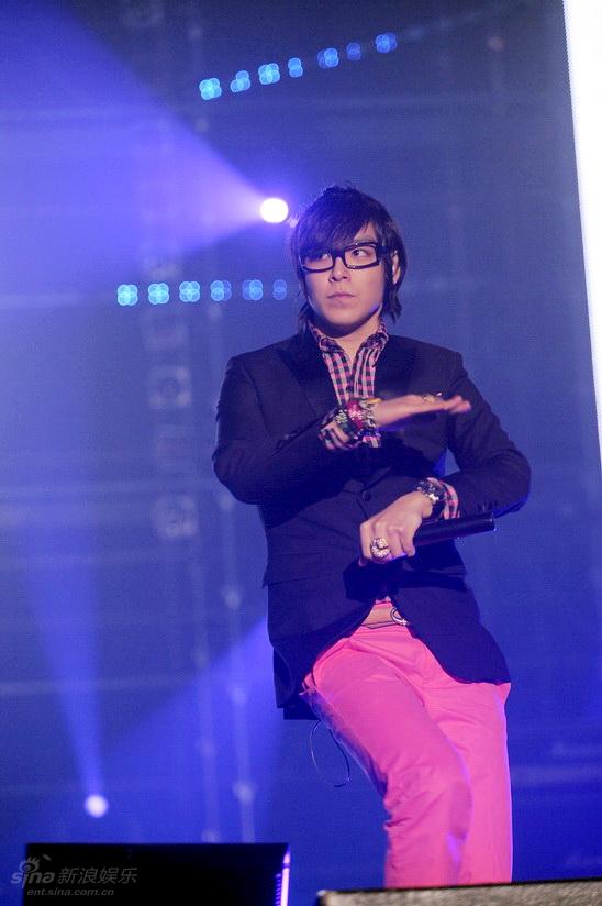 ͼģSparklingݳ-BigbangԱTOP