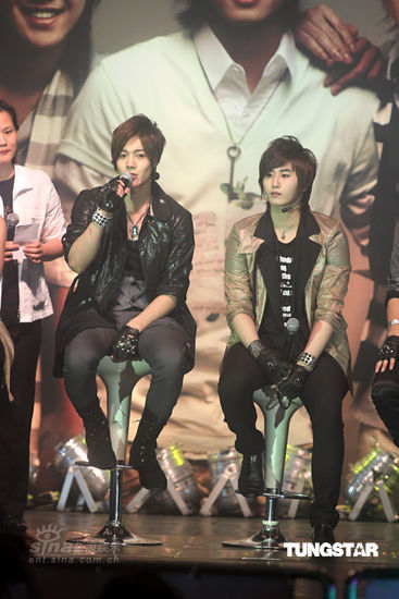 图文：SS501香港歌迷会--贤重(左)和永生