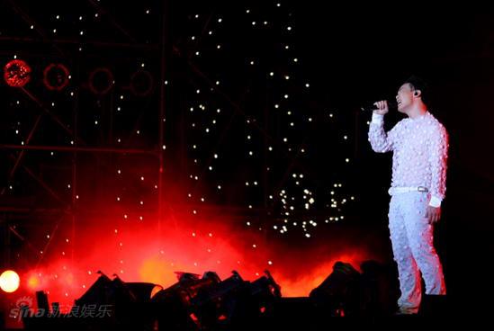 图文:陈奕迅北京演唱会--一直忘情歌唱