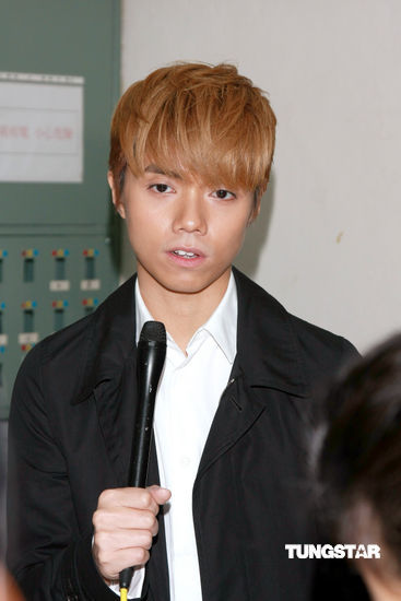 张敬轩个唱不秀肌肉 笑言维加斯公开真爱(组图