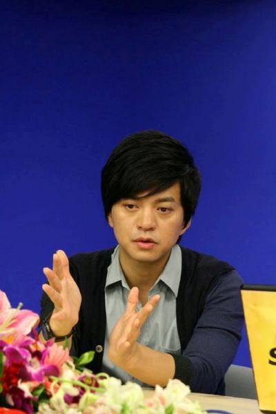 侃侃而谈