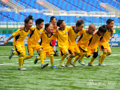 足球梦获赞:终于为中国足球做了次实事|中国足