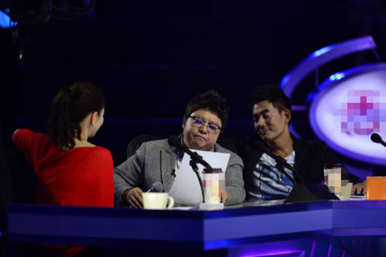 韩红台上自曝辛酸史 早年参赛曾四遭淘汰