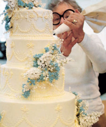 婚礼<em>蛋糕女王</em>的甜蜜之道 |<em>蛋糕</em>|婚礼|<em>设计</em>师_新