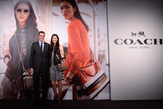 COACHйܲüϯִйʳģС㹲ͬCOACH 2014