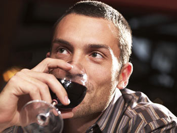 喝酒看健康 喝酒脸红的人易得癌症|喝酒|基因|酒