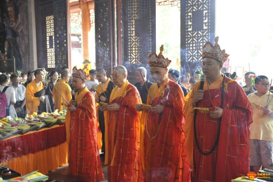 南华禅寺举行盛大水陆法会送圣仪式(组图)