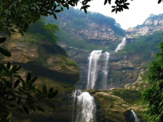 《庐山烟雨》赏析