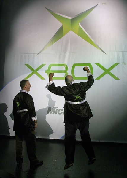 2000920գXboxJ. Allard (R)ӪJohn O'RourkeͬҿXboxLogo