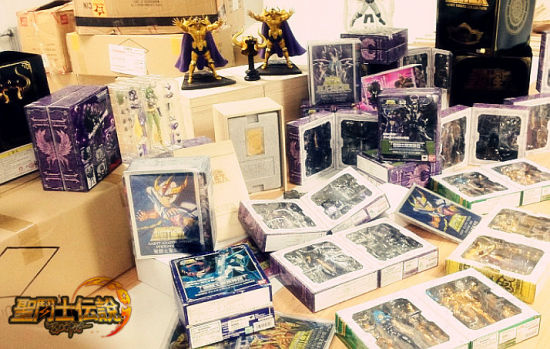 《圣斗士传说》百万手办堆积 《圣斗士传说》百万手办堆积