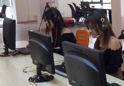 《摩卡世界》客服MM中秋坚守岗位_手机游戏