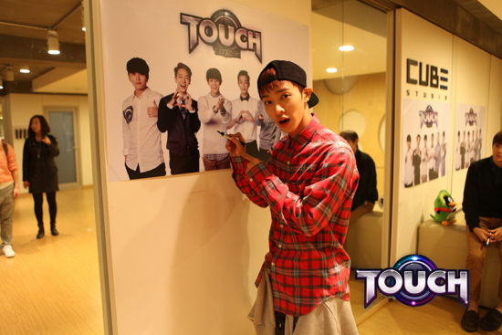 BEAST�ں���ǰ���ӭ��