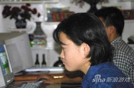 朝鲜女大学生爱打游戏 金正恩发明汉堡_玩家资