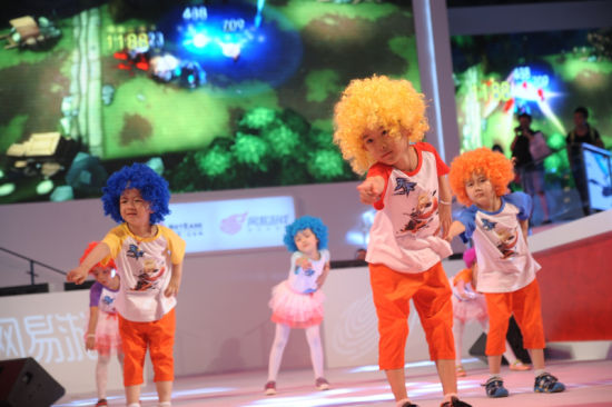 10后广场舞《天下HD》小萌娃惊艳CJ