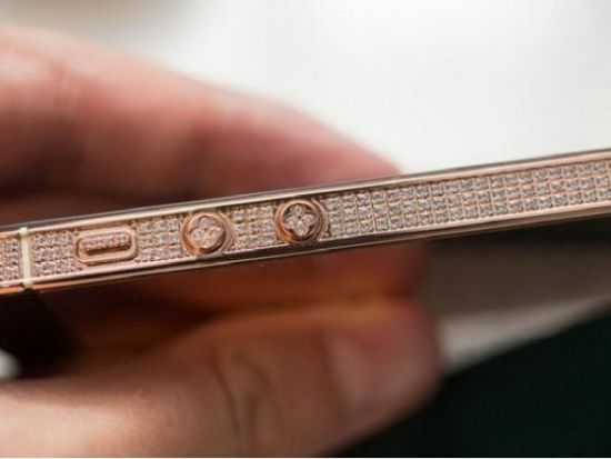 一部24K黄金版iPhone 6的诞生过程