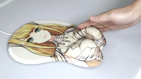 无节操周边!全球首款5D智能乳摇鼠标垫_玩家资讯_新浪游戏_新浪网