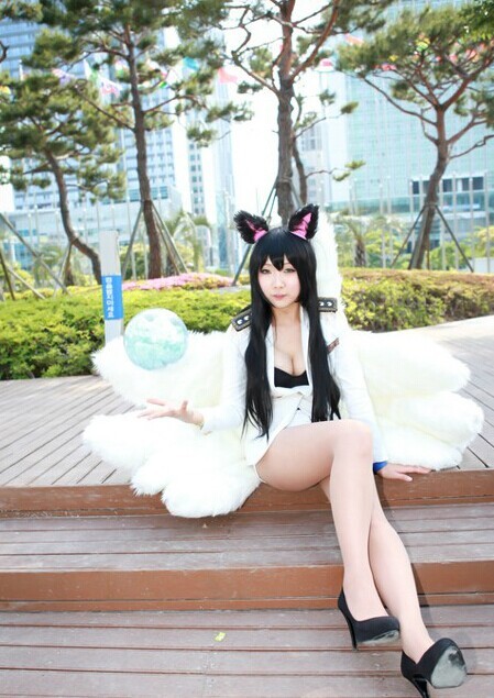 韩服<em>妹子COS金克斯</em>与阿狸 酥胸美腿惹人联想