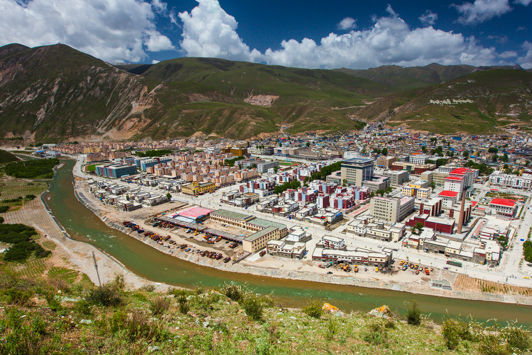 延安有哪些特色街道？探寻革命老城的市井脉络与相关话题深度解析