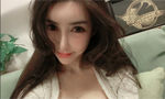 游戏女主播身材惹火