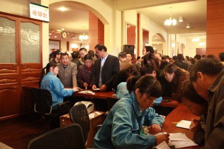 收银台排起长队