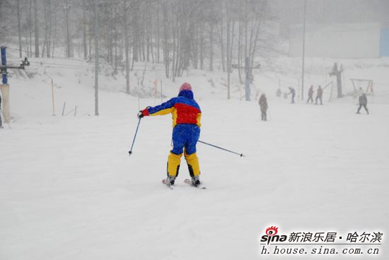 新浪乐居趣味滑雪运动会花絮报道