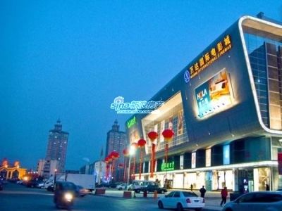 龙德广场服装区现有商铺可租 租金报价18元起