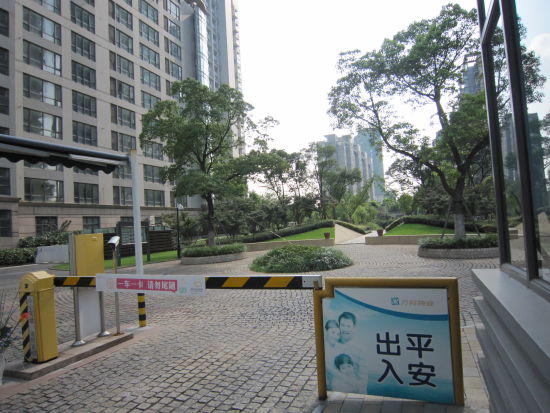 乐居暗访苏州六大小区 玲珑湾双重关卡进小区