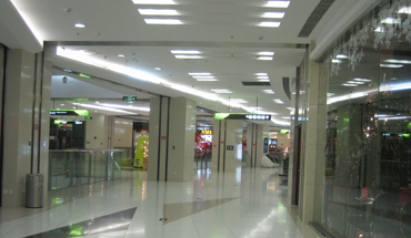 朝阳大悦城难现同胞风采_新浪商业地产