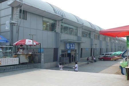 道路交通条件恶劣   就项目周边来说,大钟寺中坤广场的客流来源由地铁