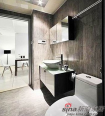 �ڰ�ɫ���ļ�����ײ