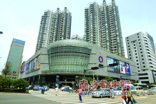 随着印象城加盟,季华路商圈竞争力大增.