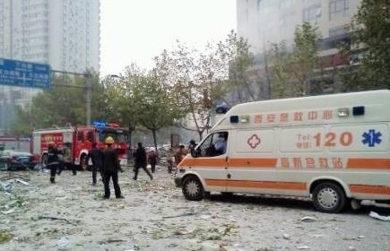 西安嘉天国际大厦一层发生爆炸 已致4人死亡_