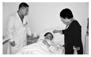 成都欧亚男科医院治愈三轮爷爷并捐款3890元